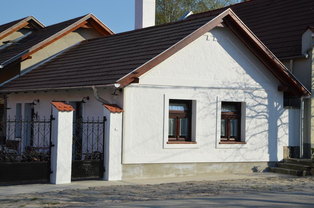 Szent Ivan Vendeghaz Tata Exterior photo