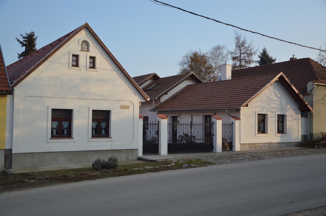 Szent Ivan Vendeghaz Tata Exterior photo